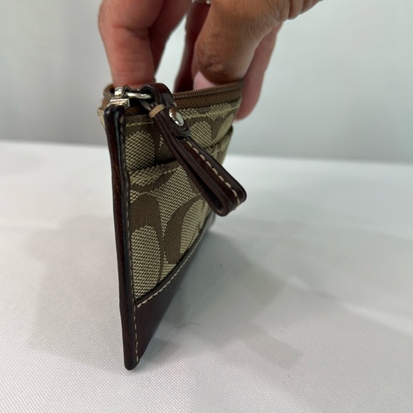 Coach Vintage Wallet with Key Chain Brown and Tan - Picture 8 of 10